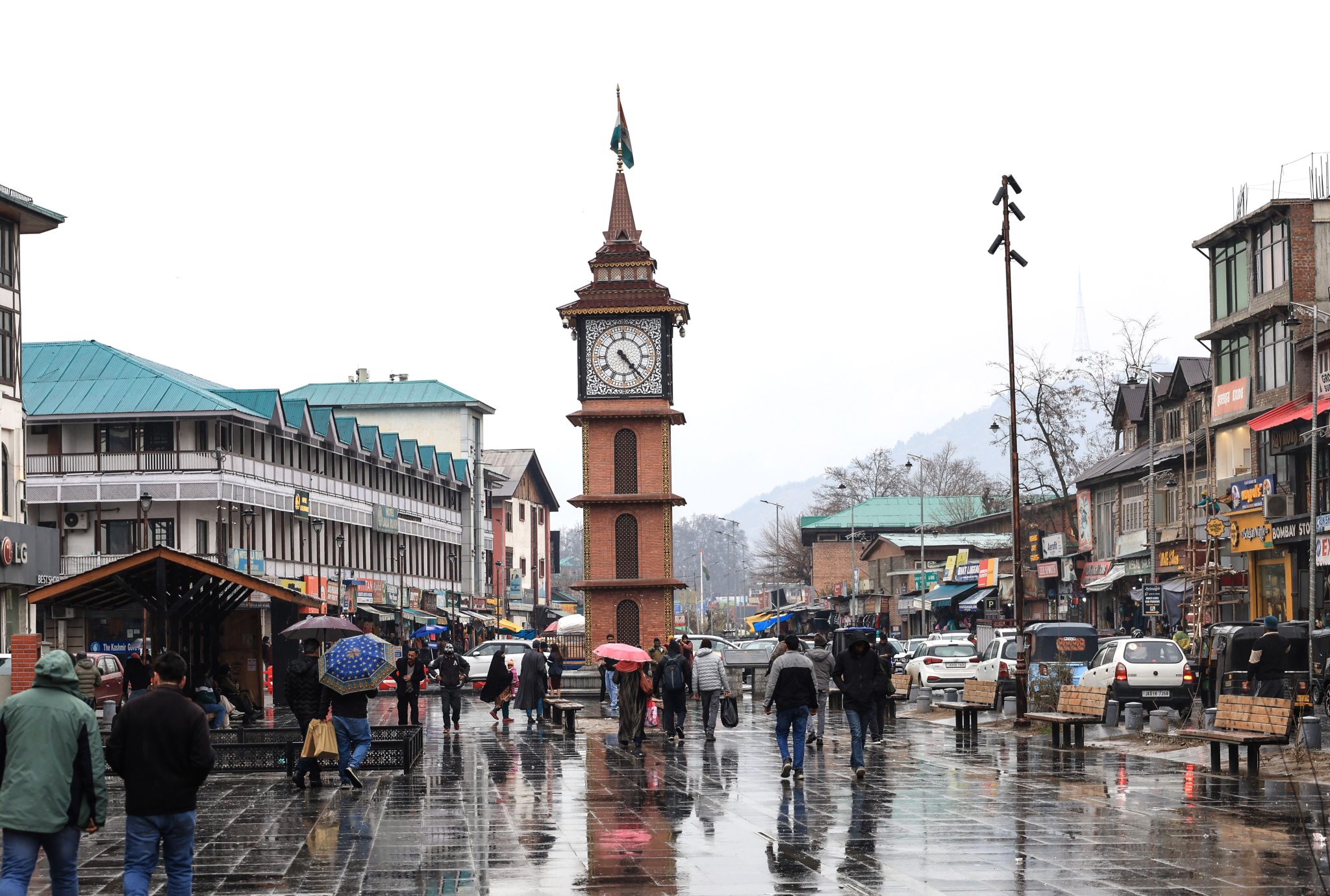 Kashmir Higher Reaches Receive Fresh Snowfall Plains Lash By Rains