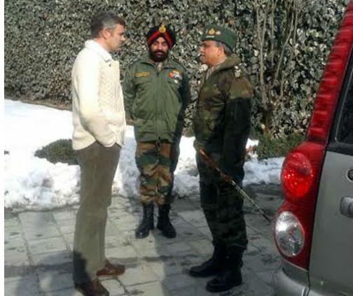 Chief Minister Omar Abdullah inter-acting with Northern Army Command Chief Lt Gen Sanjiv Chachra in Srinagar on Thursday.