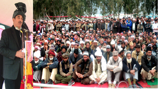Union Health Minister Ghulam Nabi Azad addressing public rally at Poonch on Saturday. -Excelsior/Harbhajan