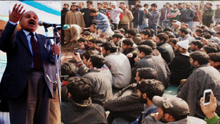 Vice-president, JKPCC, Abdul Gani Vakil addressing workers at Rafiabad on Friday.