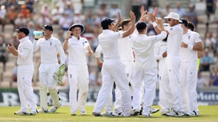 England team celebrating Murali Vijay’s run out dismissal during third cricket test match at Rose Bowl.