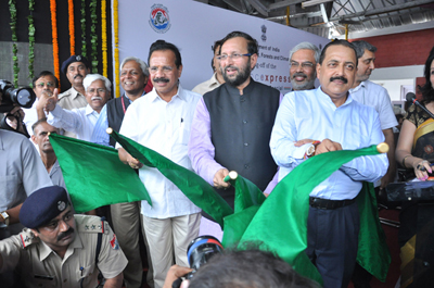 Minister of Railways Sadanand Gowda, Minister of Science & Technology Dr Jitendra Singh and Minister of Information & Broadcasting Prakash Javadekar flagging off 'Science Express' train from New Delhi on Monday.