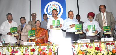Union Minister of Science & Technology Dr Jitendra Singh releasing book commemorting 70th Foundation Day of India Institute of Chemical Technology at Hyderababd alongwith Union Urban Development Minister Venkaiah Naidu & others.