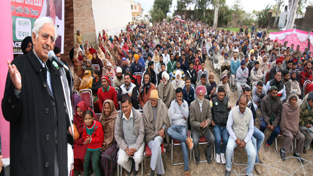 PDP patron Mufti Mohd Sayeed addressing a public meeting in Suchetgarh on Sunday.