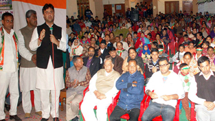 Congress candidate from Jammu East, Vikram Malhotra, addressing public meeting at Jammu.