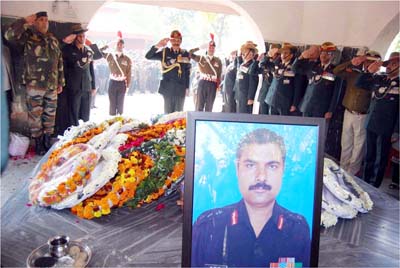 Chief of Army Staff, General Dalbir Singh paying last respects to martyred Col M.N. Rai, in New Delhi on Thursday. (UNI)