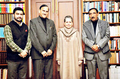 Congress delegation from J&K during meeting with AICC president, Sonia Gandhi in Delhi.