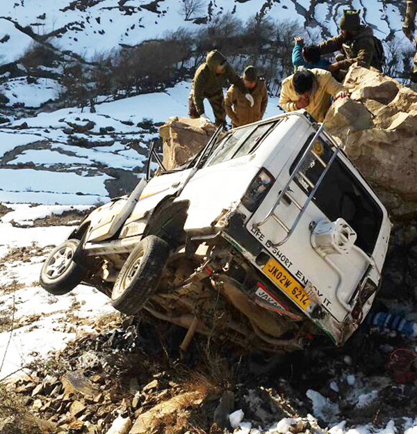 The ill-fated vehicle after accident near Shaitani Nullah in district Ramban. — Excelsior/Pervaiz