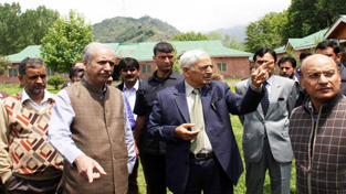 Chief Minister, Mufti Mohd Sayeed inspecting new premises of Directorate of Information at Srinagar on Monday.
