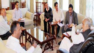 Chief Minister Mufti Mohd Sayeed interacting with a delegation of KCC&I at Srinagar on Wednesday.