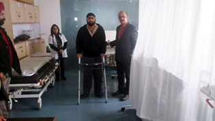 Dr Deepinder Choudhary, Consultant, Joint Replacement Surgeon, Sir Ganga Ram Hospital, Delhi along with a patient on whom he performed Hip Replacement Surgery at 72 BPM Healthcare, Jammu.