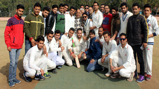Winners posing alongwith the dignitaries at Parade Ground in Reasi on Sunday.