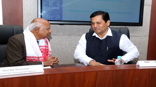 NSDC Chairman, S Ramadorai, during his meeting with Assam Chief Minister, Sarbananda Sonowal.