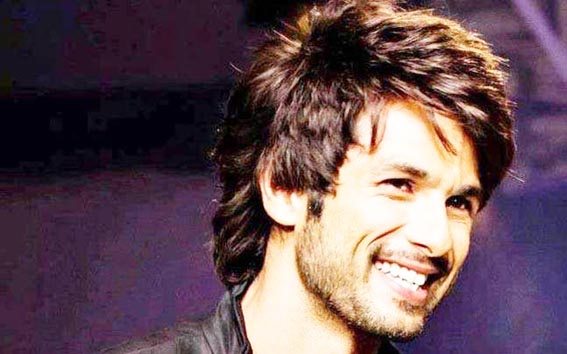 Download Long-Haired Shahid Kapoor Wallpaper | Wallpapers.com