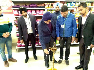 DC Jammu, Simrandeep Singh, inaugurating an Easy Day Store at Channi Himmat, Jammu.
