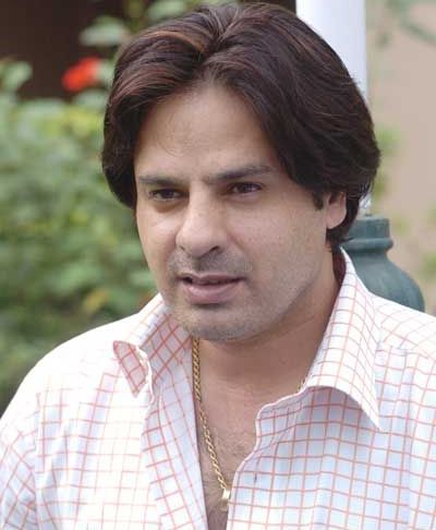 Rahul Roy's Sister And Brother-In-Law Accuse Filmmaker Nitin Gupta Of  'Dancing On Their Tragedy'; Reveal The Aashiqui Actor Has Not Given Consent  For 'Stroke'