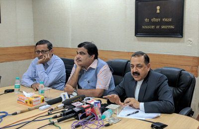 Union Ministers Nitin Gadkari and Dr Jitendra Singh briefing the media about the scheduled inauguration of Chenani-Nashri road tunnel by Prime Minister Narendra Modi, at New Delhi on Wednesday.