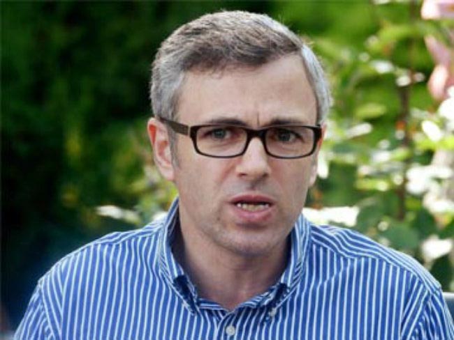 Omar Abdullah visits residence of DSP lynched by mob