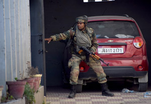 An Army jawan during search operation at Pantha Chowk on Srinagar outskirts after an attack on CRPF on Monday. -Excelsior/Shakeel