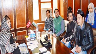 Chief Minister Mehbooba Mufti meeting with a deputation in Srinagar on Thursday.