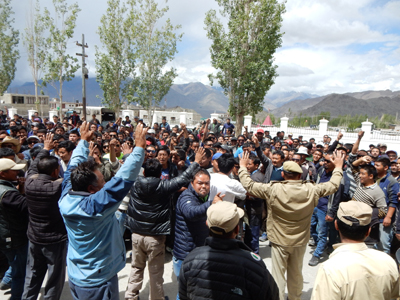 Transporters of Leh holding protest against administration. — Excelsior/Stanzin