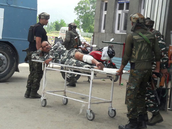CRPF ASI injured in grenade attack at Kulgam on Saturday. —Excelsior/Sajad Dar