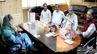 Union Minister for Agriculture, Radha Mohan Singh calling on Chief Minister Mehbooba Mufti at Srinagar on Tuesday.