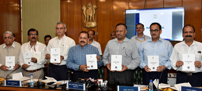 Union Minister Dr Jitendra Singh, flanked by Central Vigilance Commissioner K.V. Chowdary and Director CBI Alok Verma, releasing the hard copy version of first-ever On-line Vigilance Manual, at New Delhi on Thursday.