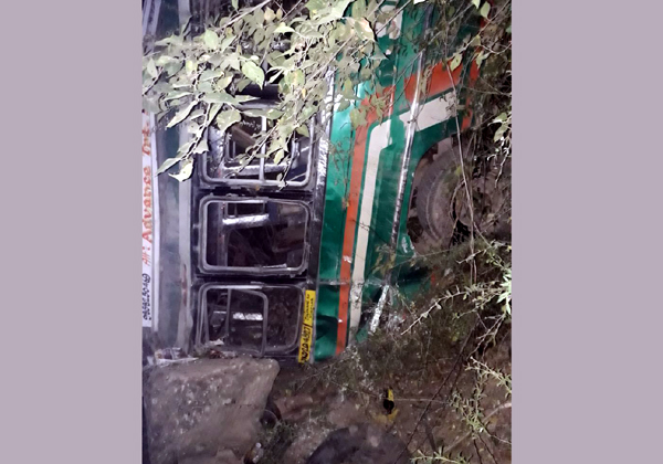 Minibus lying in gorge after accident.