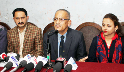 Ram Khajuria, General Secretary Mountaineering Association of J&K and other office bearers addressing media persons in Jammu. — Excelsior/Rakesh