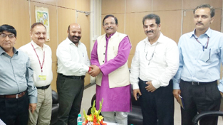 Minister for Health, Bali Bhagat meeting with Union Ayush Minister, Shripad Naik at New Delhi on Wednesday.