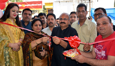 MoS Education, Priya Sethi and BJP State vice president, Yudhvir Sethi, inaugurating a jewellery store 'Nice Gems' at Auqaf Complex in Jammu.