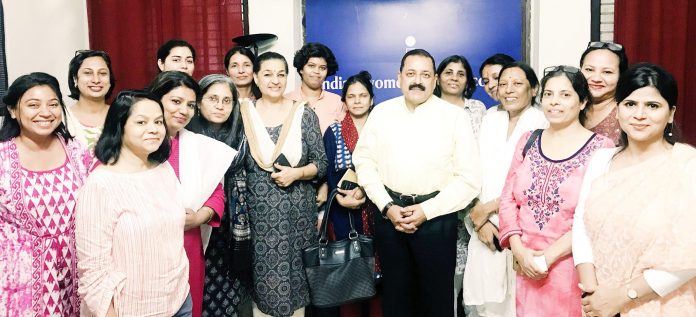 Union Minister Dr Jitendra Singh with women journalist members of Indian Women's Press Core (IWPC) New Delhi, led by its President T.K. Rajyalakshmi, during a get-together on Monday.