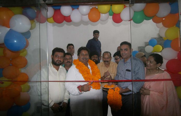 Senior Congress leader, Raman Bhalla inaugurating 'On The Rocks' restaurant at Jammu on Monday.