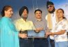 Dignitaries felicitating Para Asian Gold Medalist Chandeep Singh.