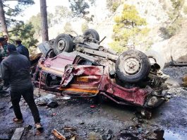 Mangled remains of Tata Sumo, which met with an accident in Ramban on Saturday. —Excelsior/Parvaiz