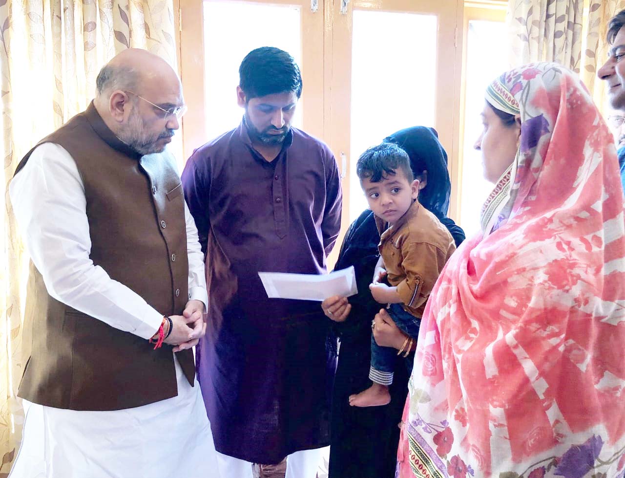 HM Shah visits family of Inspector killed in Anantnag terror attack