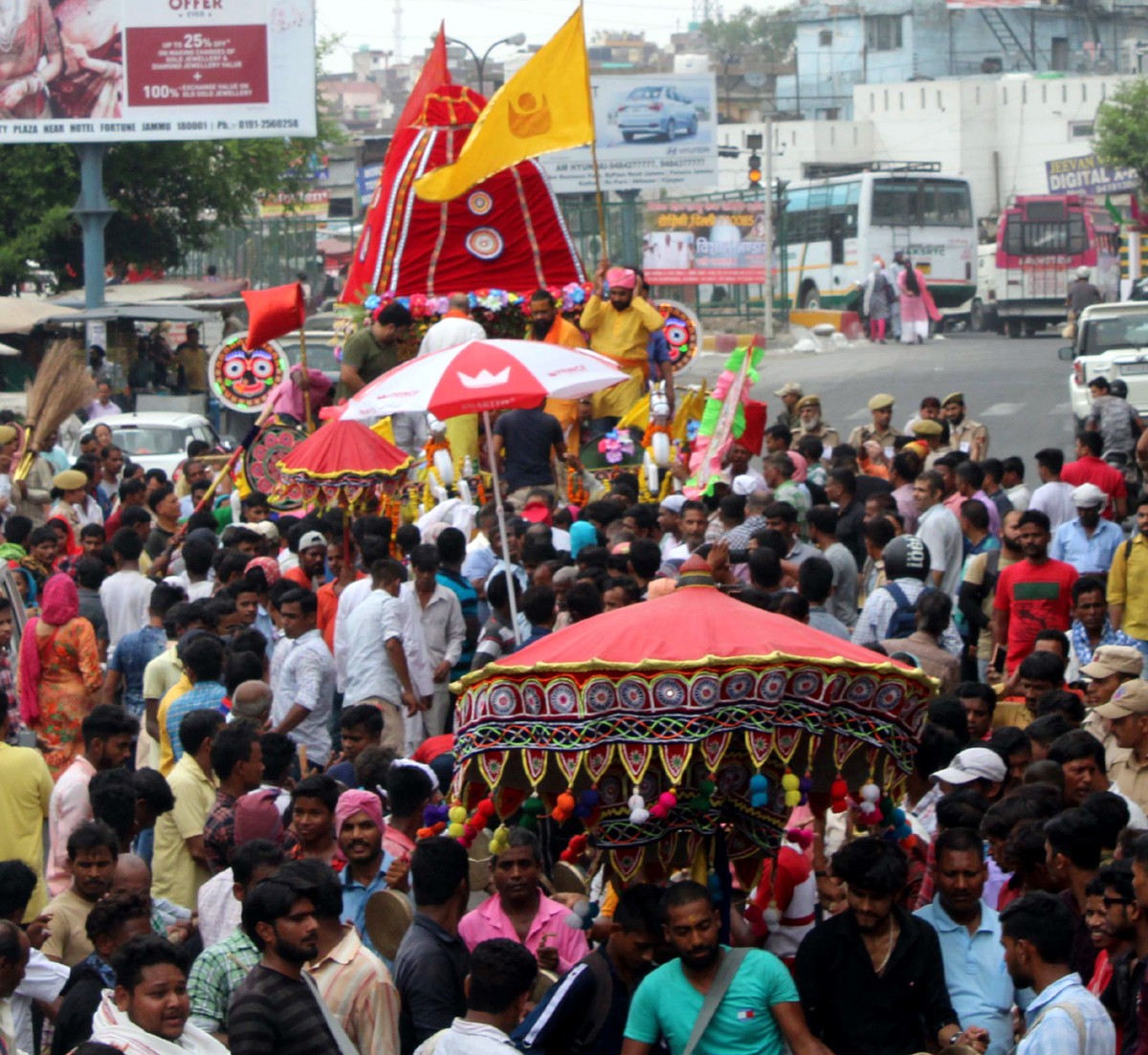 Rath Yatra of Lord Jagannath being taken out in Jammu on Thursday. -Excelsior/Rakesh