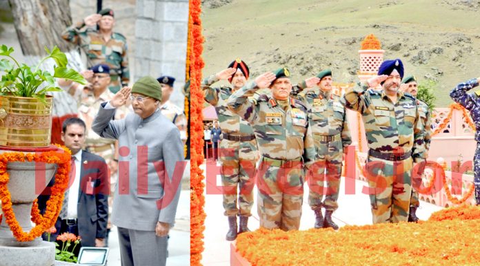 President Ram Nath Kovind (left) and 3 Service chiefs (right) paying tributes to Kargil martyrs at Srinagar and Drass respectively on Friday. -Excelsior pics by Shakeel & Basharat Ladakhi