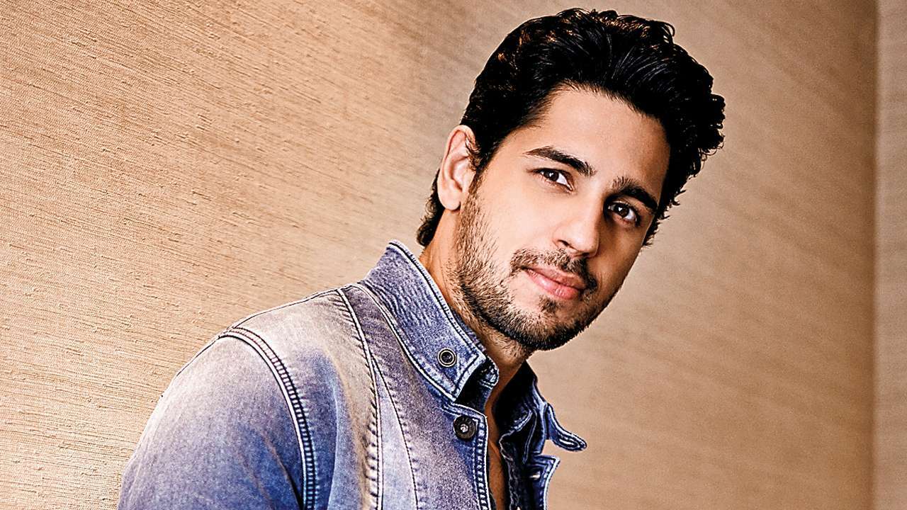 Sidharth Malhotra covered his window with paintings when he brought women  home