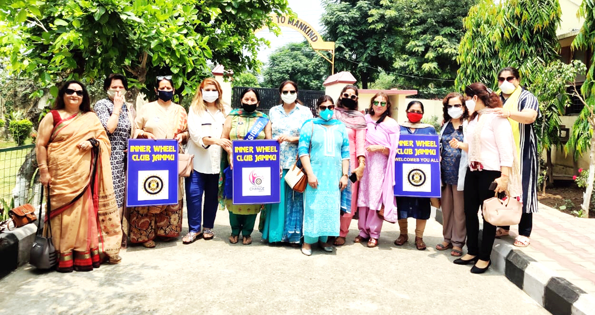 Members of Inner Wheel Club Jammu posing for group photograph.