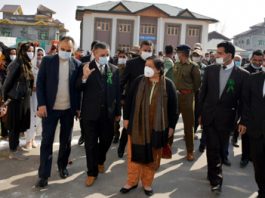 Chief Justice Gita Mittal during visit to District Court Pulwama.