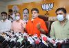 BJP president Ravinder Raina alongwith other party leaders at a press conference at Jammu on Saturday. —Excelsior/Rakesh