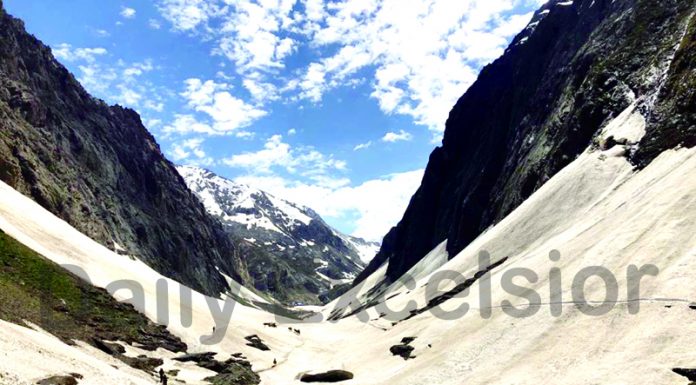 A view of track near Shri Amarnath Ji cave shrine in South Kashmir. —Excelsior/Younis Khaliq