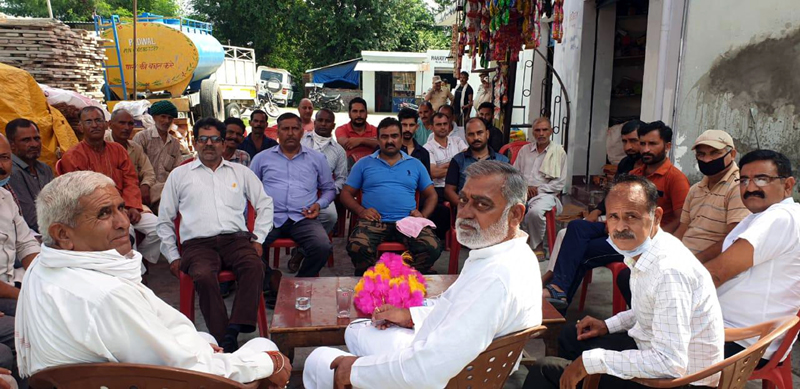 Senior Congress leader Thakur Balbir Singh during a public meeting in Panchayat Jakhol in Kathua district.