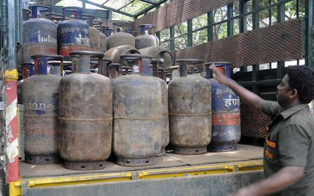 Commercial Cooking Gas Price Cut By ₹ 115.50 Per Cylinder - Jammu Kashmir  Latest News | Tourism | Breaking News J&K