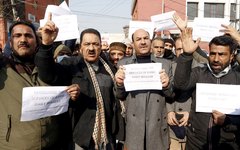 EJAC members staging protest in Srinagar on Thursday. -Excelsior/Shakeel