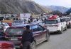 Massive traffic jam at Ramban after landslides near Mehar on Tuesday. — Excelsior/Parvaiz Mir