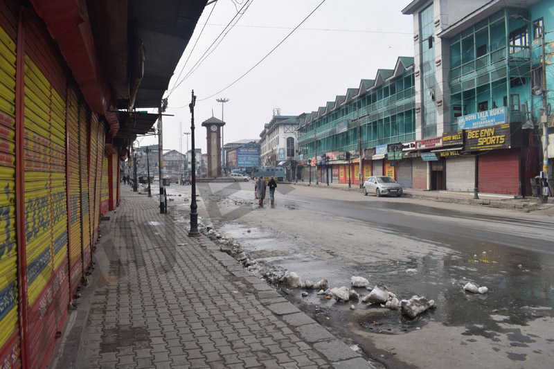 A view of closed market during covid lockdown in Srinagar on Sunday. —Excelsior/Shakeel