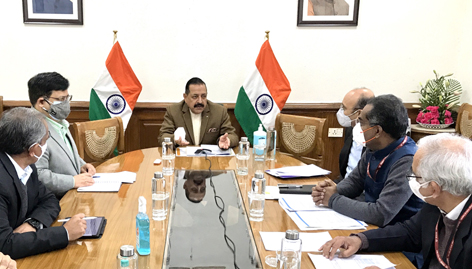 Union Minister Dr Jitendra Singh presiding over a high level meeting of all Secretaries of Science Ministries and Science Departments, at New Delhi on Wednesday.